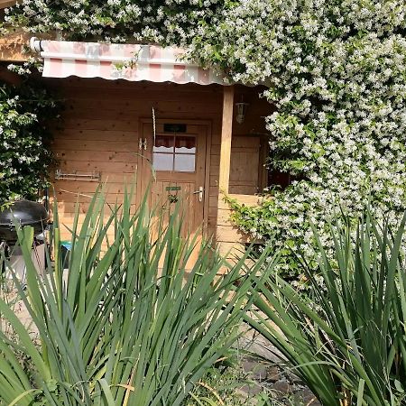 Apartma Suzy Pobegi Exterior foto